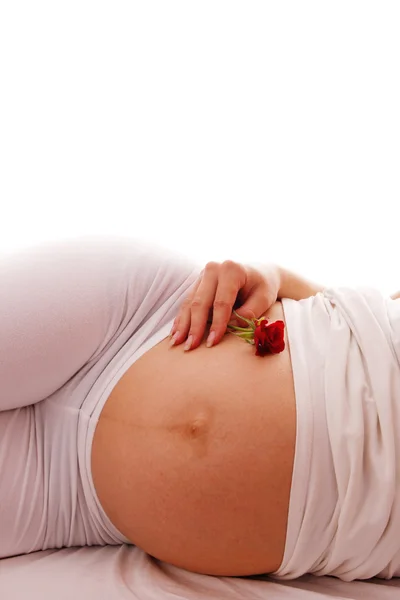 Έγκυος γυναίκα αγγίζει την κοιλιά — Φωτογραφία Αρχείου