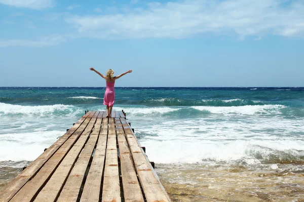 Molo most na plaży — Zdjęcie stockowe