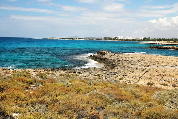 Seashore landscape with rocks — Stock Photo, Image