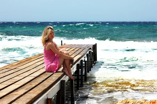 Woman on wooden bridge — Stock Photo, Image