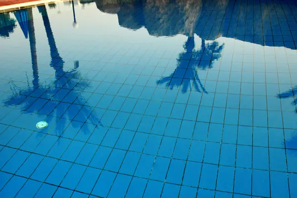 Fundo piscina de água azul — Fotografia de Stock