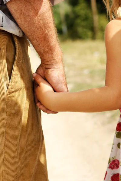 Mână părinte și copil — Fotografie, imagine de stoc