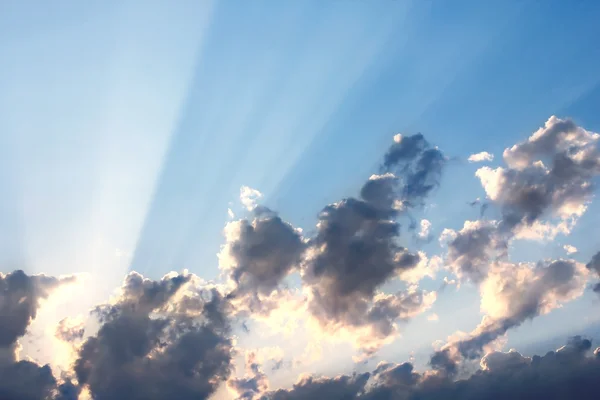 Schöne Wolken am Himmel — Stockfoto