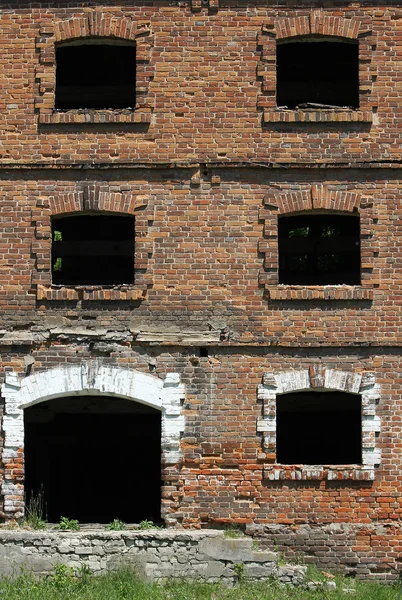 Alte Ziegelmauer eines Gebäudes — Stockfoto