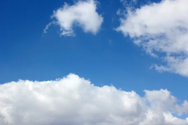 Schöne Wolken am Himmel — Stockfoto