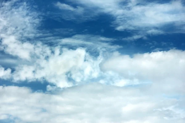 Schöne Wolken am Himmel — Stockfoto