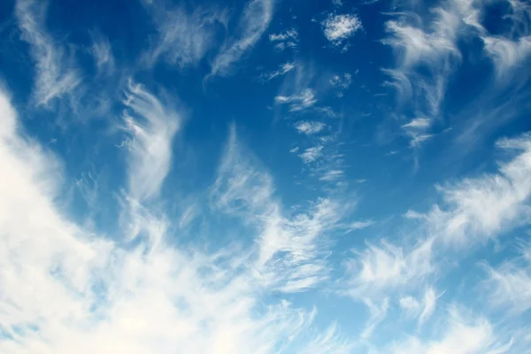 Schöne Wolken am Himmel — Stockfoto