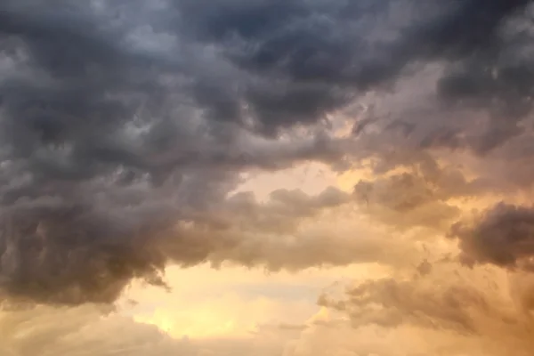 Hermosas nubes del cielo — Foto de Stock