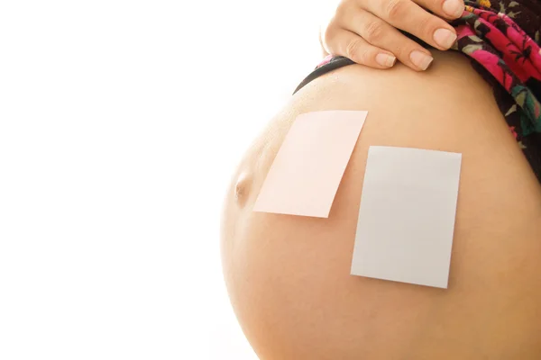 Wanita hamil dengan stiker — Stok Foto