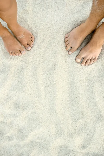 Paar van liefde op zand — Stockfoto