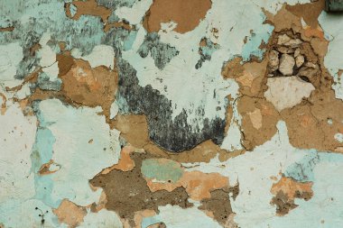 Binanın duvarına peeling