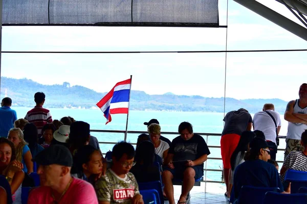 Tourists Different Countries Background Thai Flag Sail Ferry Koh Chang — Stock Photo, Image