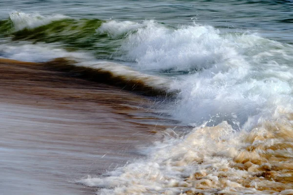 Wasser Fließt Den Strand Stockbild