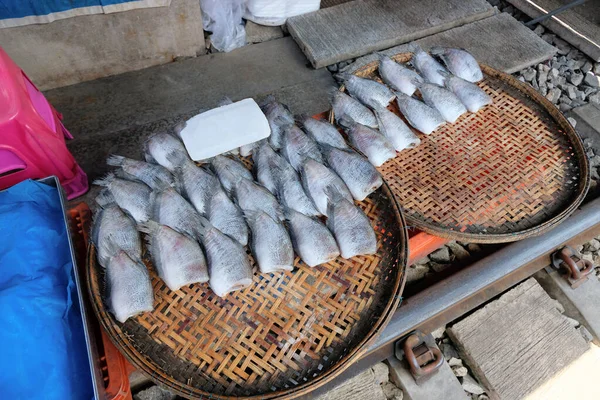 Los Pescados Secos Damisela Salada Para Venta Mercado Estaban Bellamente —  Fotos de Stock