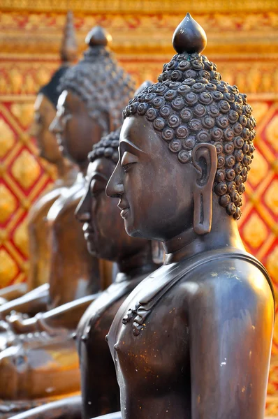 Brozne Buddha statue — Stock Photo, Image
