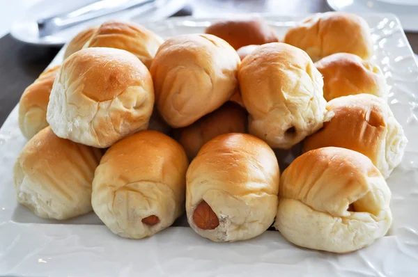 Pane ripieno di salsiccia — Foto Stock