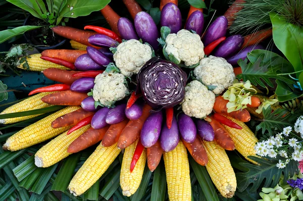 Cestas de frutas e legumes — Fotografia de Stock