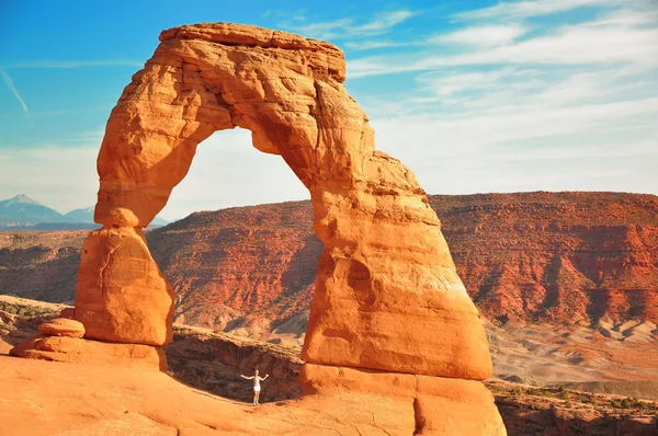 Women under Delicate Arch USA — Stock Photo, Image