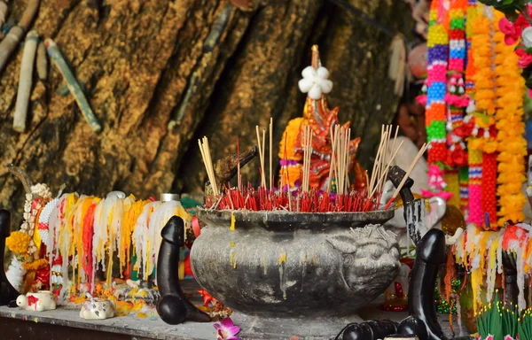 Krabi, Thaiföld - március 19, 2015-re: Phra Nang Shrine Temple — Stock Fotó