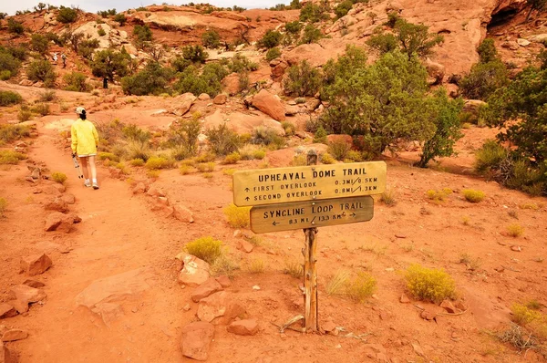 Walking to the Upheaval Dome, Utah — Stock Photo, Image