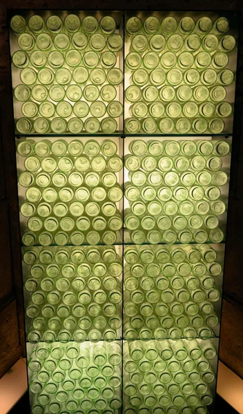 Stapel van groene flessen — Stockfoto
