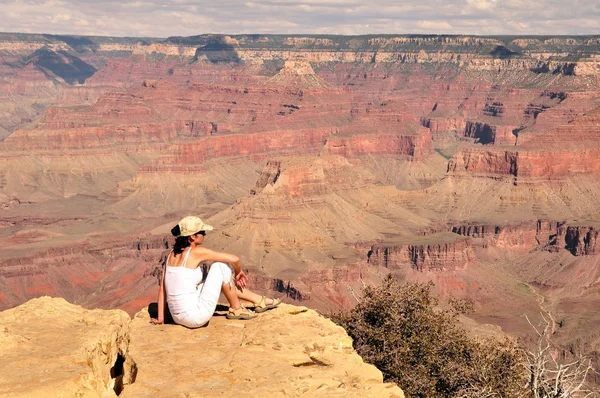 Élvezi a gyönyörű grand canyon táj — Stock Fotó