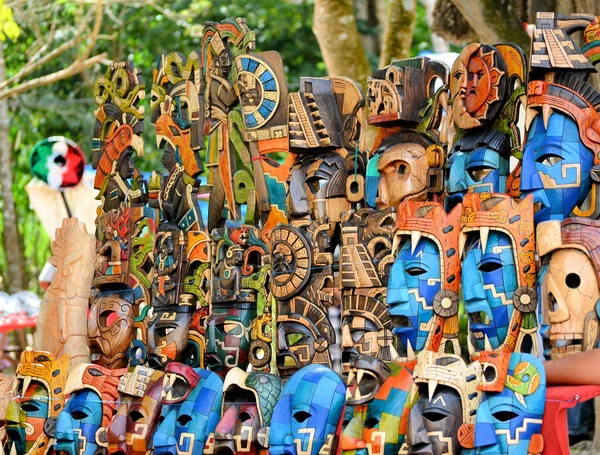México, máscara maya Chichén Itzá en el mercado mexicano —  Fotos de Stock