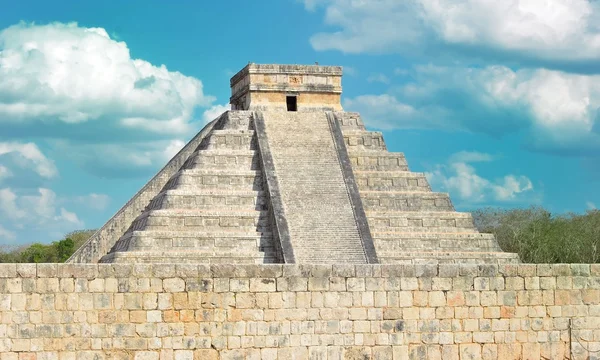 Pyramid Kuklukan — Stockfoto