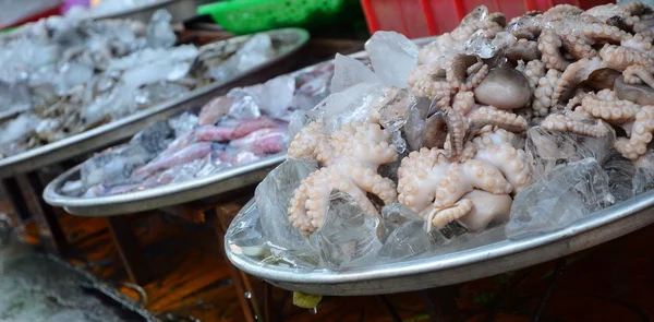 Polvo no mercado no Vietnã — Fotografia de Stock