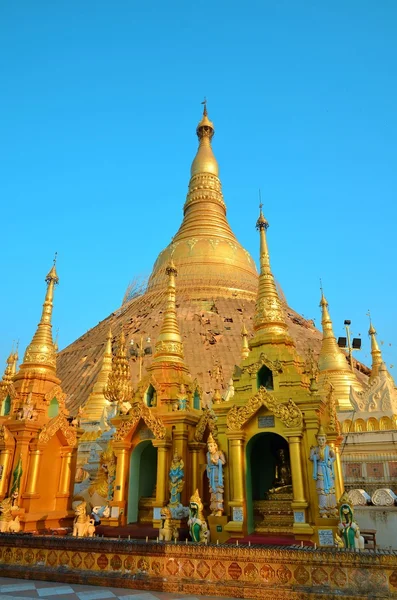 Shwedagon pagoda myascar — Foto Stock