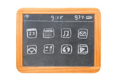 Bir kara tahta tablet üzerinde çizilmiş Modern tablet bilgisayar