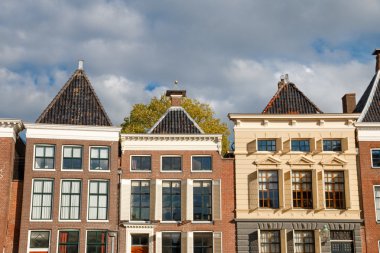 Kanal evleri güneşte, Groningen, Hollanda