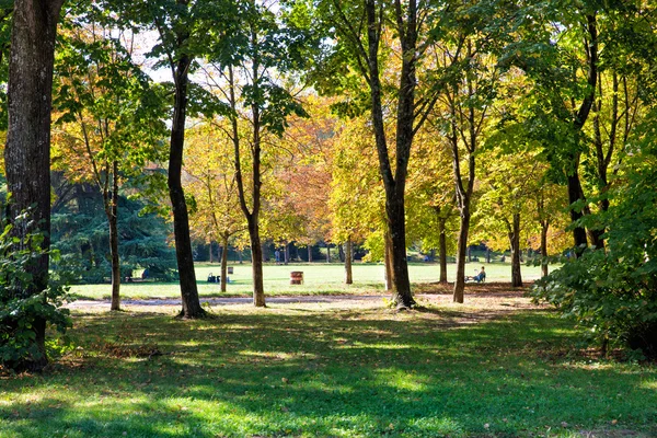 Herbstpark lizenzfreie Stockbilder