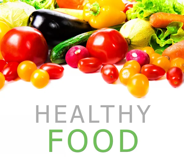 Beyaz arka plan üzerinde izole taze sebze. İçin yer ile bir 