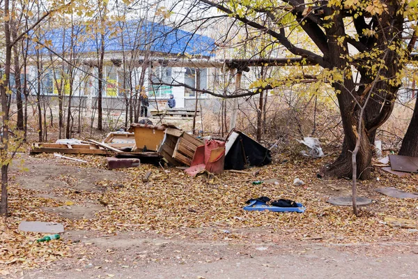 Uma Pequena Lixeira Ilegal Uma Área Residencial Cidade Saratov Crianças — Fotografia de Stock