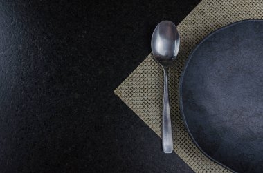 Yukarıdan görünen güzel boş siyah levha