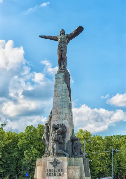 Het Monument aan de helden van de lucht in Boekarest, Roemenië — Stockfoto