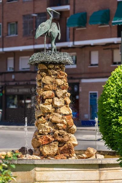 Monument aux cigognes à Alcala de Henares — Photo