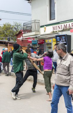 Çete figth sokaklarda sarhoş aldıktan sonra