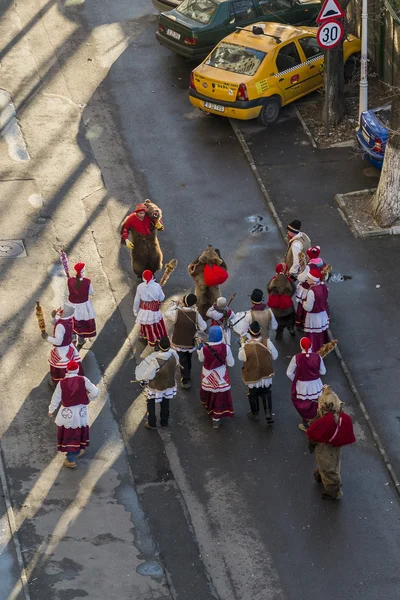 Romanian ritual the Bear Dance performed around Christmas Eve — Stock Photo, Image