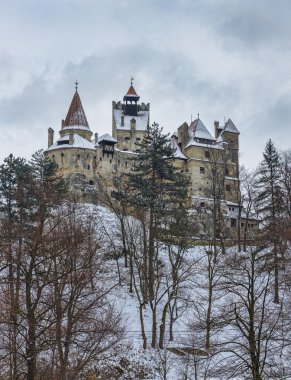 Castel kış sezonu boyunca Drakula'nın