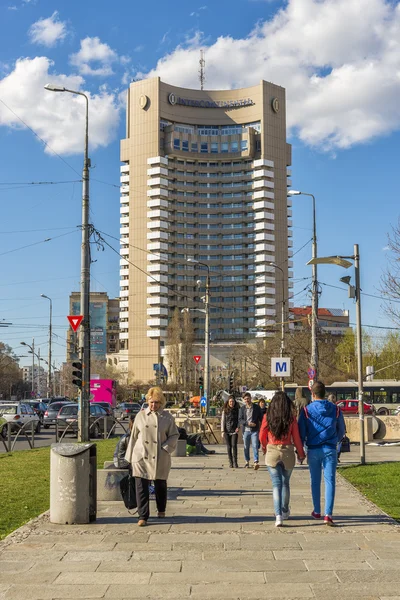 Menschen auf der Durchreise an U-Bahn-Station Universität mit intercontine — Stockfoto
