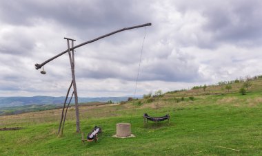 Kırsal kesimde de Romanya eski ahşap su