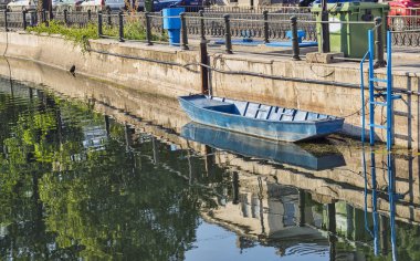 Bükreş'te Dâmboviţa nehrinde gemi geldi