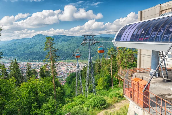 Cablaway dağın tepesinde gelen teleferik ile