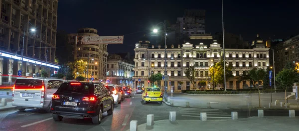 Noite em Bucareste na Avenida Victory — Fotografia de Stock