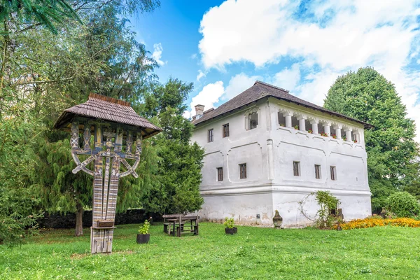 Opevněné sídlo (Cula v rumunštině) v Maldaresti, Rumunsko — Stock fotografie