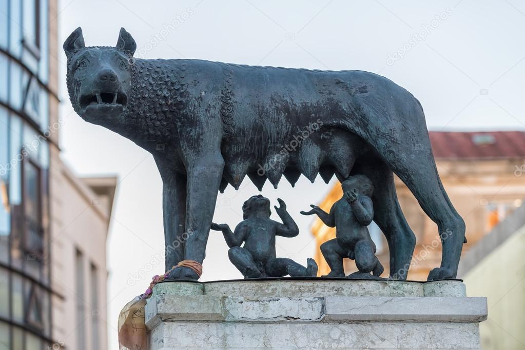 Replica of the Capitoline Wolf in Bucharest, Romania – Stock Editorial ...