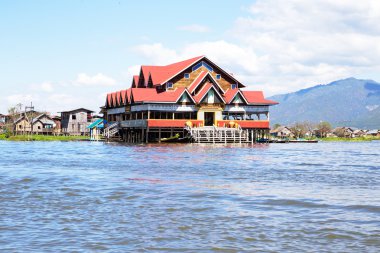 Shan Inle Gölü, Myanma geleneksel kayan köy evleri