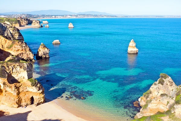 Rocas naturales en Praia Do Camillo en Lagos Portugal —  Fotos de Stock